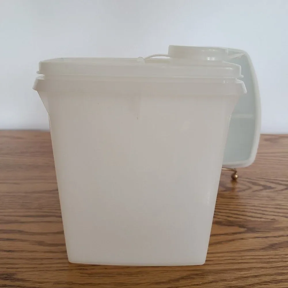 Tupperware Duo - Jr Store N Pour Cereal and Lid PLUS Slim Packette Divided Lunch